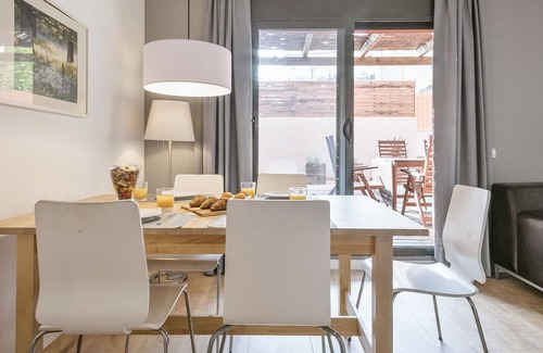 Hostafrancs Apartment | Three-Bedroom Duplex with terrace near Plaza España