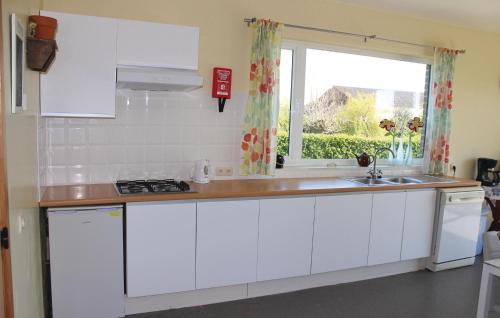 Beerst House | Three-Bedroom Holiday Home In Diksmuide