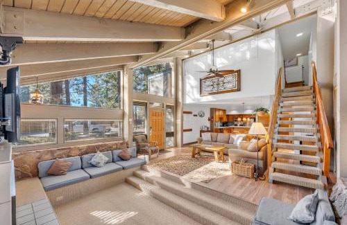 South Lake Tahoe Apartment | Three-Bedroom House