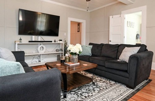 Athens House | Three bedroom house in United States of America, Athens