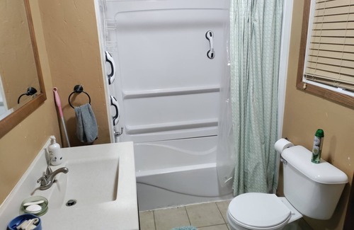 Oshkosh House | Three Bedroom House One Half Mile From EAA Grounds