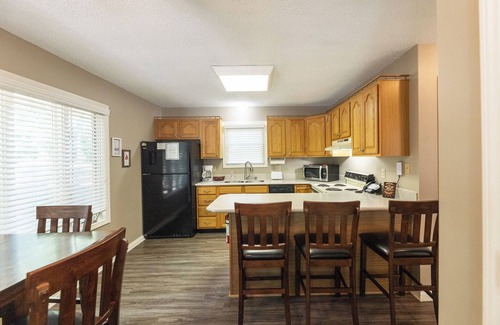 Grand Rivers Condo | Three Bedroom Hurst Haven Condo