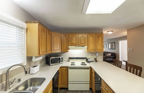Grand Rivers Condo | Three Bedroom Hurst Haven Condo