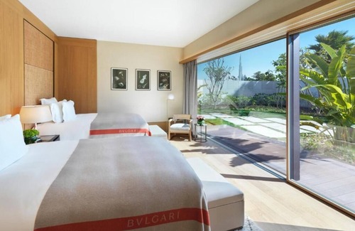Jumeirah House | Three Bedroom pool Villa in Private Resort Island