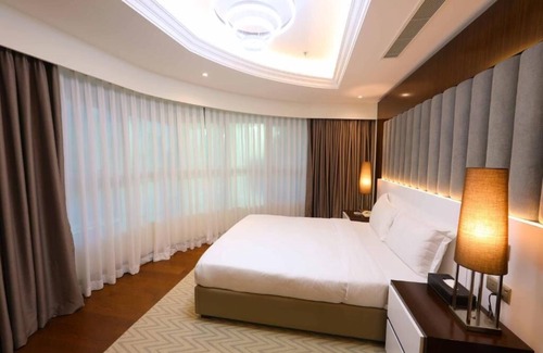 DIFC Hotel | Three Bedroom Suite Near School Water Dubai
