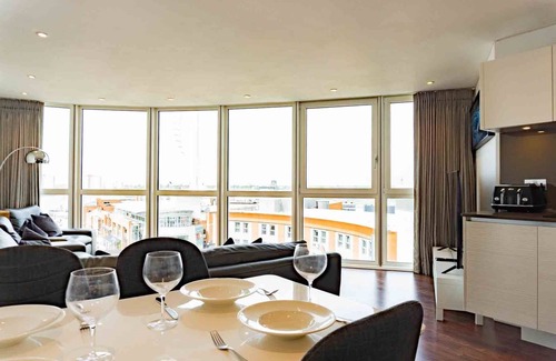 Portsmouth Apartment | Three Bedroom Superior Balcony Apartment