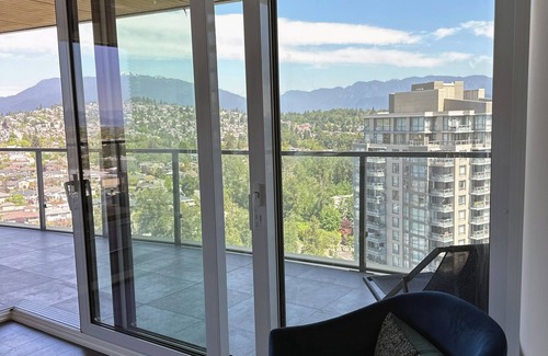 Burnaby Condo | Three bedrooms + 2 Bathrooms with Spectacular Views in the heart of Vancouver