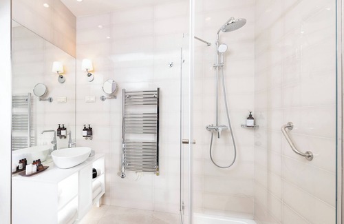 Terezvaros Hotel | Three Corners Avenue Hotel