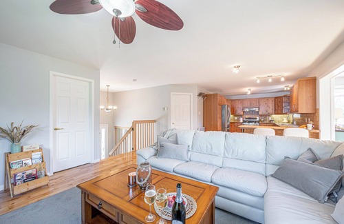 Saint Come Ski Chalet | Three Lakes Cottage | Private Beach | Fireplace | BBQ |