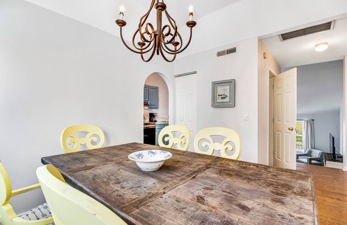 Seabrook Island Villa | Three-level marsh-front villa with screened porch - walk to all amenities