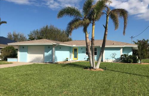 Fort Myers House | Three Palms Retreat