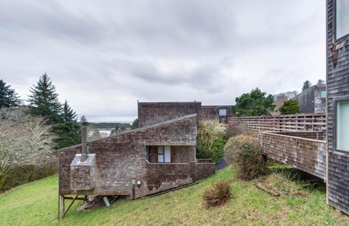 Otis House | Three Rocks Retreat