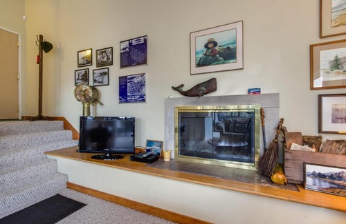 Otis House | Three Rocks Retreat