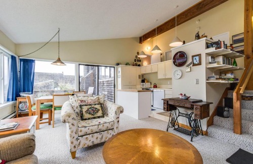 Otis House | Three Rocks Retreat