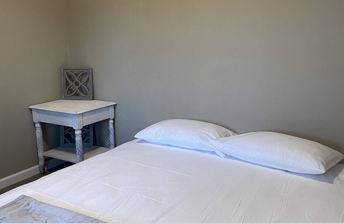 Oscoda Resort | Three bedroom Beach cottage on the shore of Lake Huron