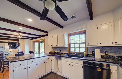 Ellijay Cabin | Three wonderful cabins on the river with pool, hot tub, fishings, & waterfall