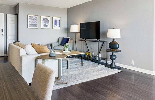 Fort Wayne Apartment | ThreeRivers 2BD 1 - Two Bedroom Apartment, Sleeps 3