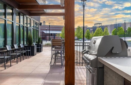 Arvada House | Thrive at the newest extended-stay hotel in Arvada, CO