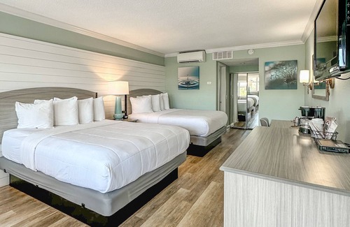 Treasure Island Hotel | Thunderbird Beach Resort