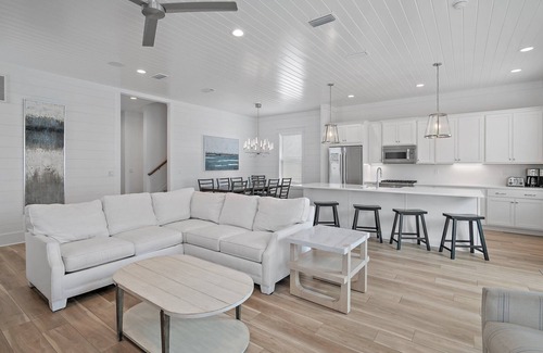 Emerald Waters Village House | Tidal Time Estate Sleeps 16 Private Pool Game Room Near Beach