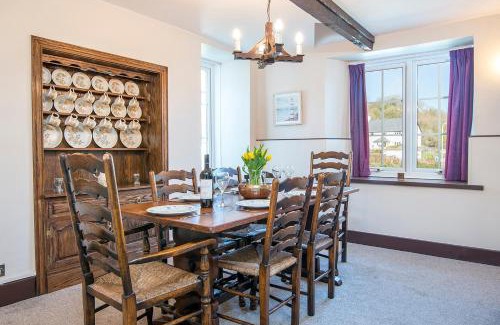 Dinas Cross House | Tides Reach