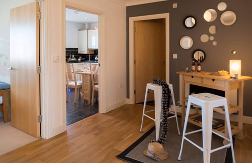 Rhosneigr Apartment | Tides Reach: Two bedroom apartment Rhosneigr, 150m to beach