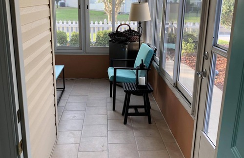 Lady Lake House | TIFFANY'S A beautiful pocket of peace!