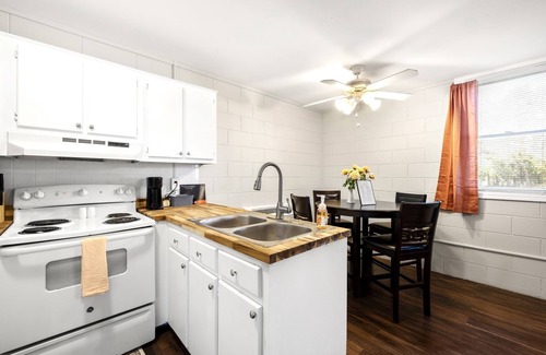 Central Apartment | Tiger's Refuge:Apt C 1br,1ba 10 mins from Clemson University