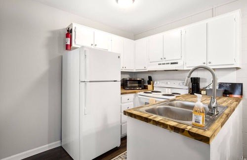 Central Apartment | Tiger's Refuge:Apt C 1br,1ba 10 mins from Clemson University