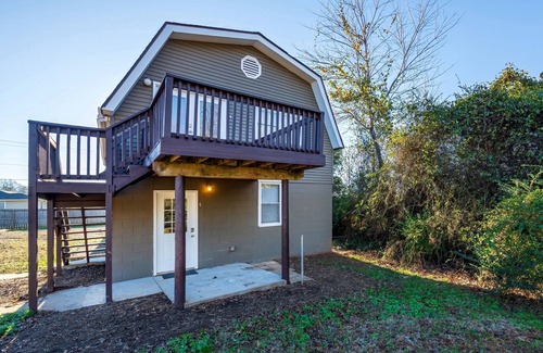 Central Apartment | Tiger's Refuge:Apt C 1br,1ba 10 mins from Clemson University