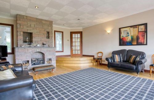 Dollar House | Tigh Na Beannaich