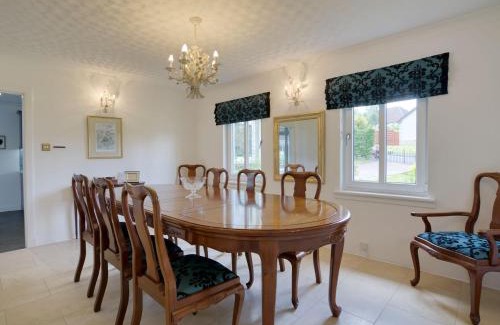 Dollar House | Tigh Na Beannaich