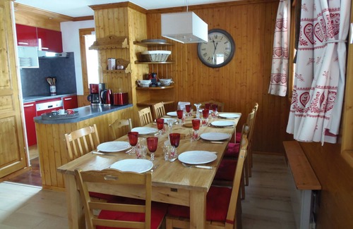 Tignes le Lac Apartment | TIGNES LE LAC: T5, lovely, welcoming, bright totally, south-west, on ski, magnificent view on the lake of Tignes and the Grande Motte