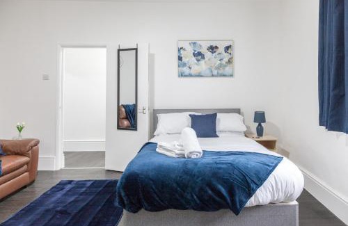 Warrington Apartment | Tigris - Cosy Studio Apartment by Traboule Properties Ltd