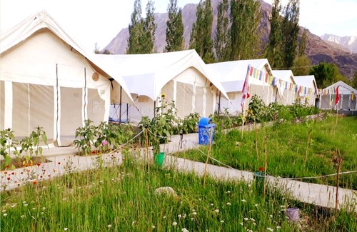 Hunder RV Rental | TIH Hidden Valley Camp - Hunder