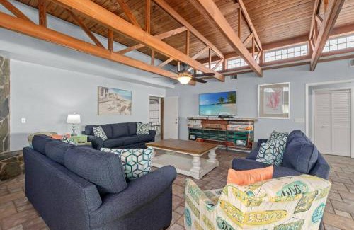 Thomas Drive House | Tiki Hut - Private Pool Home, Game Room, 5 Min Drive 2 Beach, FREE Daily Activities