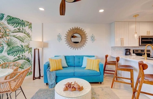 Tavernier Condo | Tiki Time Top Floor King 1 BR 1BA