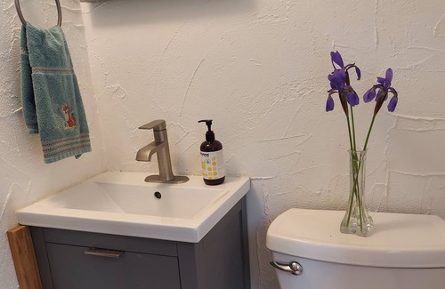 Lyndon Center House | Timber-frame home on 96 acres with view of White Mountains