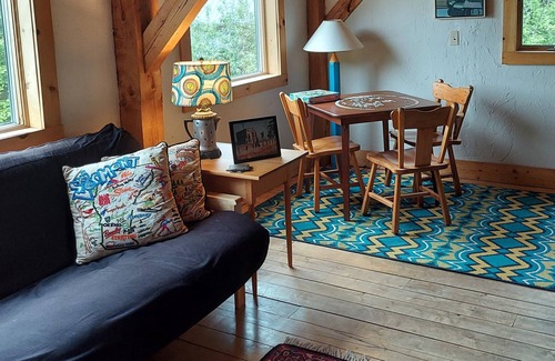 Lyndon Center House | Timber-frame home on 96 acres with view of White Mountains