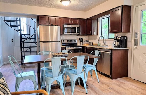 Indian Point Cabin | Timber Point - Cozy Cabin Near SDC and Table Rock!