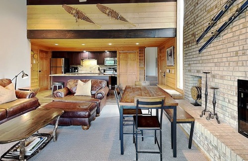 Snowmass Village Condo | 🌲Timberline A3D Deluxe 2-Bedroom + Loft ~ 3/bath ~Hot Tub~Pool~WiFi~Ski-in/out~Local Shuttle🌲
