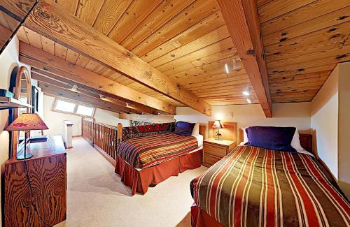 Snowmass Village House | Timberline Condominiums 2 Bedroom plus Loft 3 Bath Deluxe Unit B3H