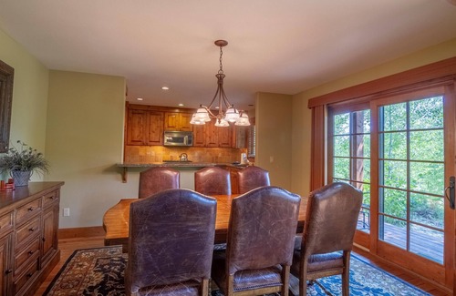 Tamarack Ski Chalet | Timberwolf Chalet - Charming Chalet |Soaking Tub and Wood Fireplace