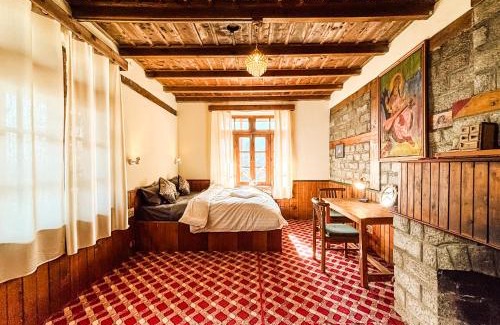 Old Manali Cabin | Timberwolves