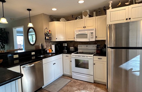 Palmetto Dunes Condo | Time to cool down with these falls savings.pick your beach stay today!