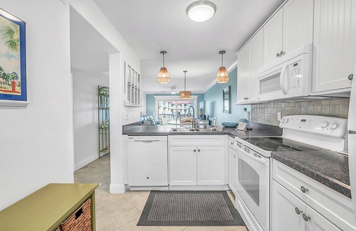 Point East Condo | Time to relax at the beach!