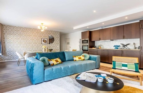 Paris City Center Apartment | TIMELESS ELEGANCE: 4-BEDROOM APARTMENT ON “ÎLE DE LA CITÉ”