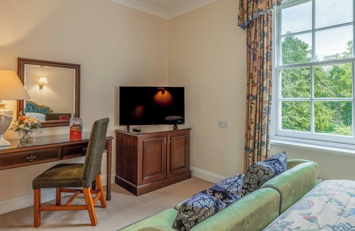 Nairn Hotel | Timeless Escape by Nairn Beach with Golf Views & Vintage Flair