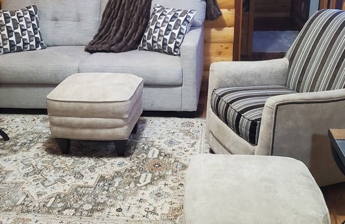 Prairie County House | Tin-Can Cabin is a cozy get-away destination for hunting or small town ventures