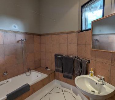 Phalaborwa Cabin | Tingala Lodge - Bed in the Bush